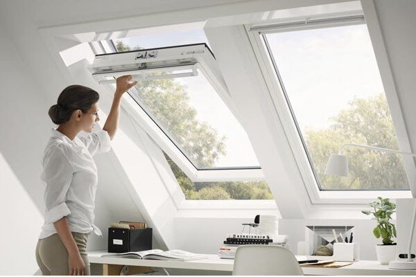 Ventana giratoria manual